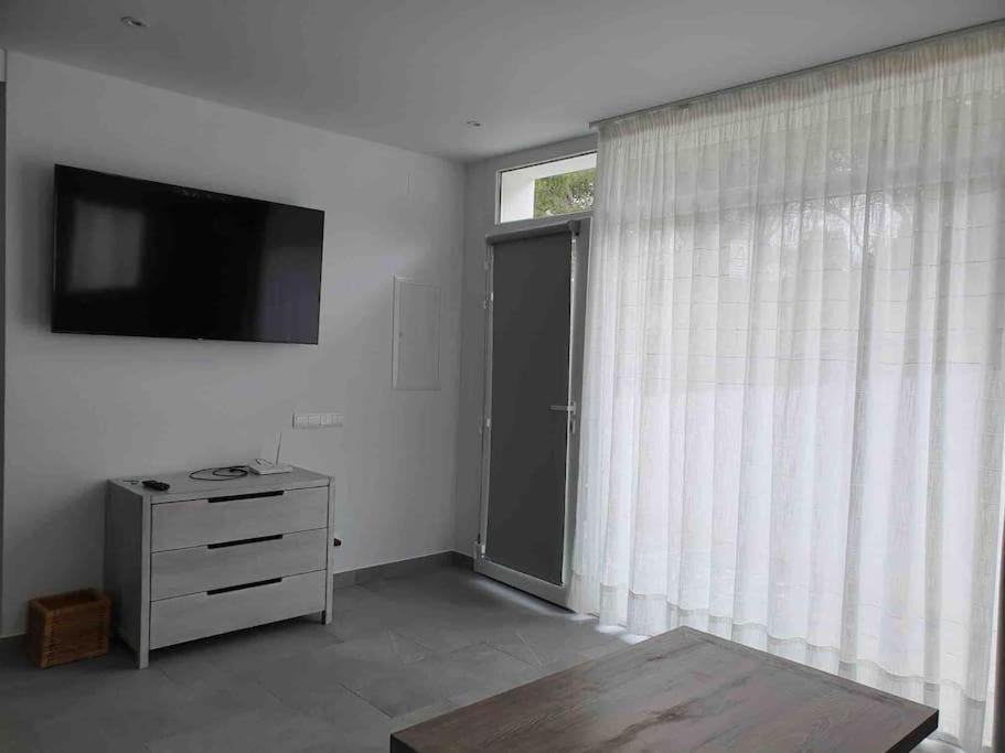 Espectacular Planta Baja Con Terraza Y Parking A 5 Min De La Playa Apartment Cadaques Ngoại thất bức ảnh