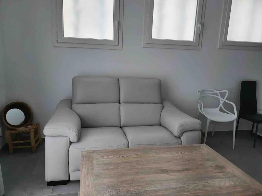 Espectacular Planta Baja Con Terraza Y Parking A 5 Min De La Playa Apartment Cadaques Ngoại thất bức ảnh